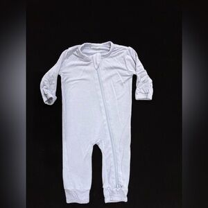 Kyte Baby Zippered Romper in Slate, Size NB